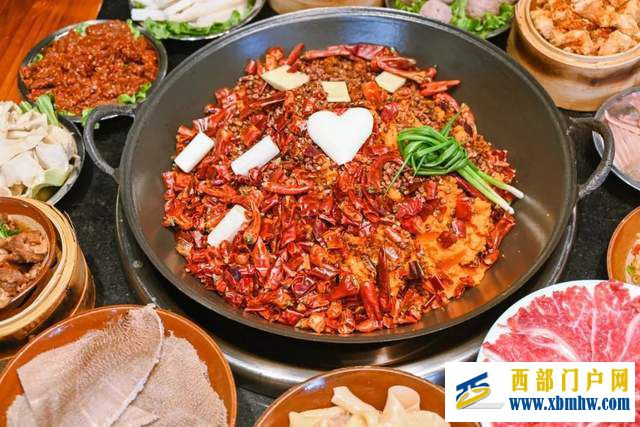 银川这家老火锅店,甜品真有颜值(图1) 银川这家老火锅店,甜品真有颜值(图1)