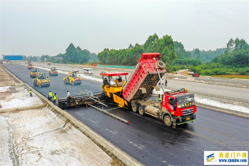 天府大道眉山段预计7月主体贯通(图1) 天府大道眉山段预计7月主体贯通(图1)
