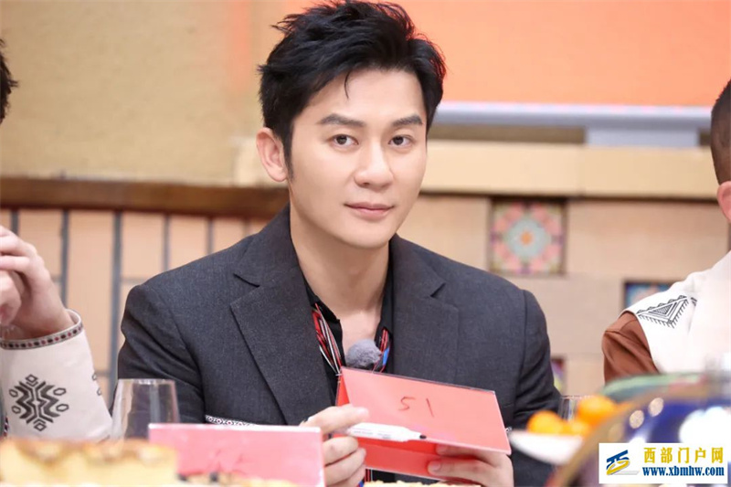 兄弟团化身区域代理齐聚昌吉,《奔跑吧》开启“新西域通商记”(图1) 兄弟团化身区域代理齐聚昌吉,《奔跑吧》开启“新西域通商记”(图1)