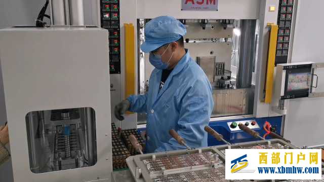 石嘴山2.5亿元政府引导性研发经费撬动社会投入16.3...(图1) 石嘴山2.5亿元政府引导性研发经费撬动社会投入16.3...(图1)