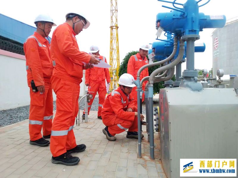 国家管网兰州输油气分公司严格落实安全责任 筑牢节日生产防线(图1) 基层作业区开展隐患整改.jpg