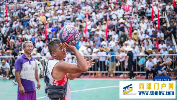 从乡村篮球赛到“村超”:“体旅融合”拓展中国乡村振兴空间(图2) 从乡村篮球赛到“村超”:“体旅融合”拓展中国乡村振兴空间(图2)