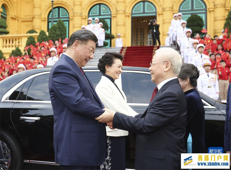 习近平同越共中央总书记阮富仲举行会谈(图1) 习近平同越共中央总书记阮富仲举行会谈(图1)