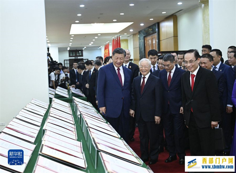 习近平同越共中央总书记阮富仲举行会谈(图9) 习近平同越共中央总书记阮富仲举行会谈(图9)