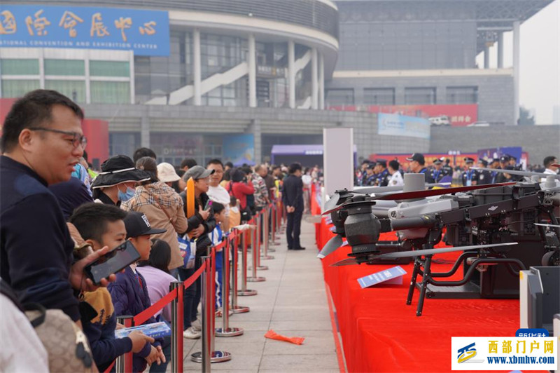 广西南宁举办警营开放日活动(图2) 广西南宁举办警营开放日活动(图2)