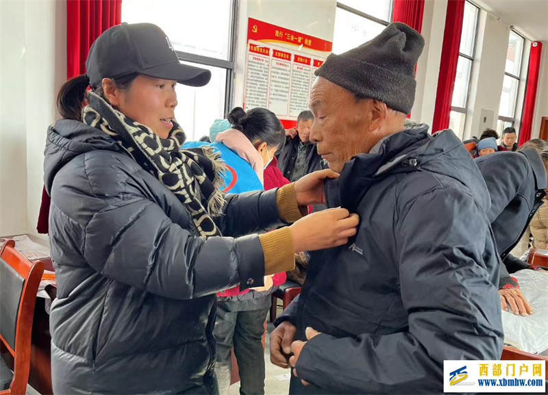 陕西洛南:寒冬送温暖 情义暖人心(图2) 陕西洛南:寒冬送温暖 情义暖人心(图2)