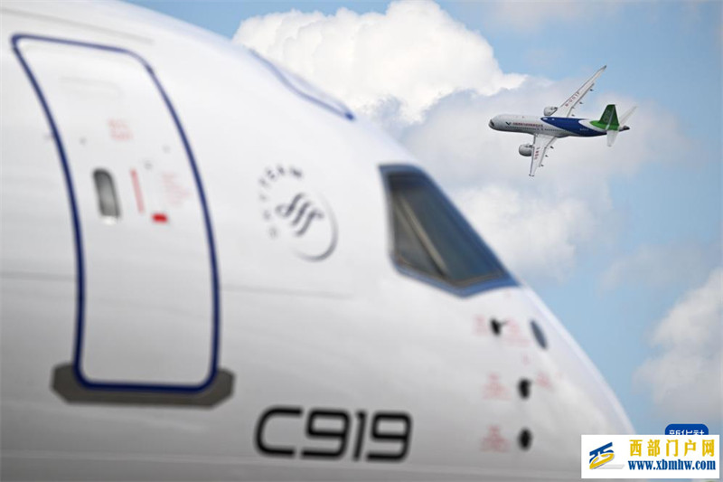 中国产C919和ARJ21飞机首次亮相新加坡航展(图2) 中国产C919和ARJ21飞机首次亮相新加坡航展(图2)