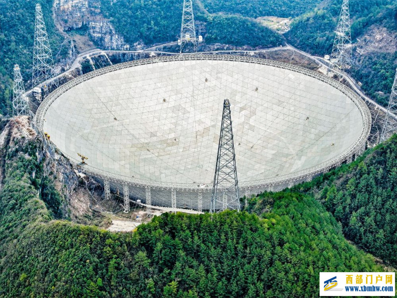极目星空 步履不停——“中国天眼”为世界天文提供“中国智慧”(图2) 极目星空 步履不停——“中国天眼”为世界天文提供“中国智慧”(图2)