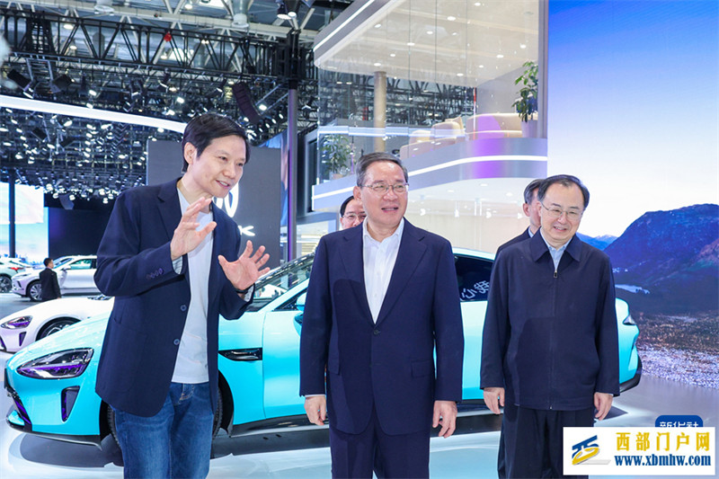 李强在2024北京国际汽车展览会调研(图2) 李强在2024北京国际汽车展览会调研(图2)