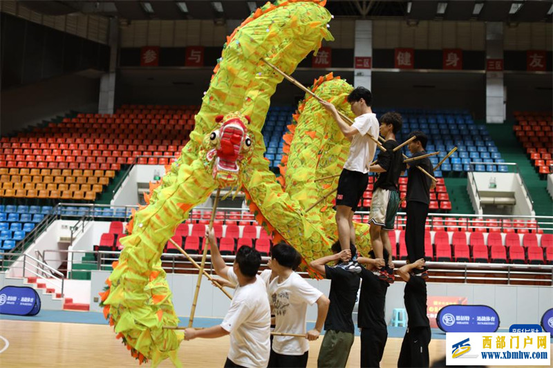 青春,在铜梁龙舞焕新中飞扬(图2) 青春,在铜梁龙舞焕新中飞扬(图2)