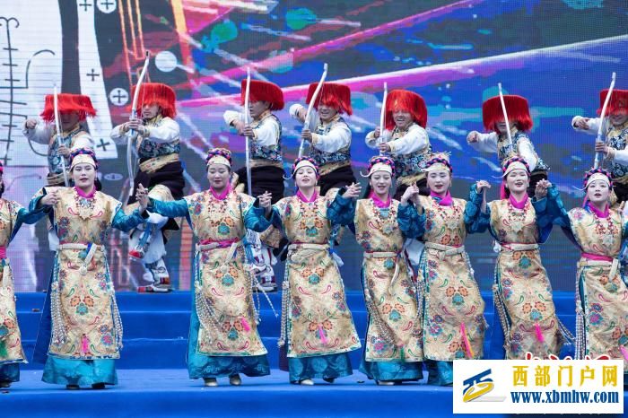 西藏米林第十六届黄牡丹藏医药文化旅游活动开幕(图3) 西藏米林第十六届黄牡丹藏医药文化旅游活动开幕(图3)