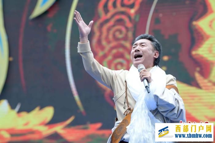 西藏米林第十六届黄牡丹藏医药文化旅游活动开幕(图1) 西藏米林第十六届黄牡丹藏医药文化旅游活动开幕(图1)