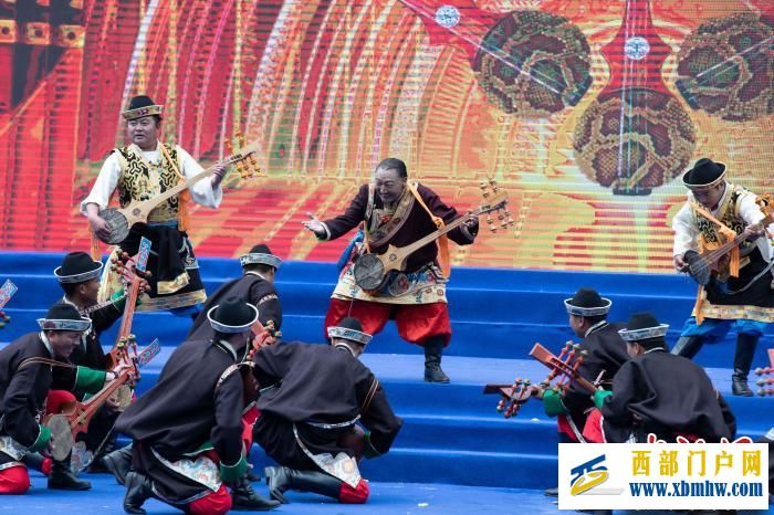 西藏米林第十六届黄牡丹藏医药文化旅游活动开幕(图9) 西藏米林第十六届黄牡丹藏医药文化旅游活动开幕(图9)