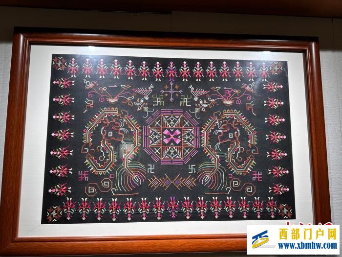 广西千年瑶绣走向世界(图2) 广西千年瑶绣走向世界(图2)