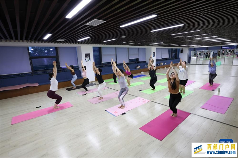 贵阳:“青年夜校”受欢迎(图6) 贵阳:“青年夜校”受欢迎(图6)