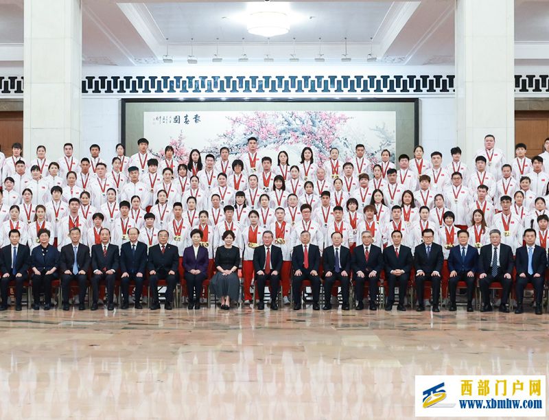 李强会见第17届残奥会中国体育代表团(图1)