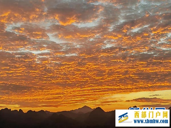 贵州荔波凤凰山:星空山野露营点燃国庆假期(图3) 贵州荔波凤凰山:星空山野露营点燃国庆假期(图3)