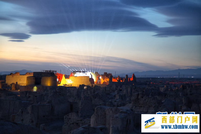 聆听历史回响 “何以中国·五星出东方”网络主题宣传活动在吐鲁番启动(图1) 聆听历史回响 “何以中国·五星出东方”网络主题宣传活动在吐鲁番启动(图1)