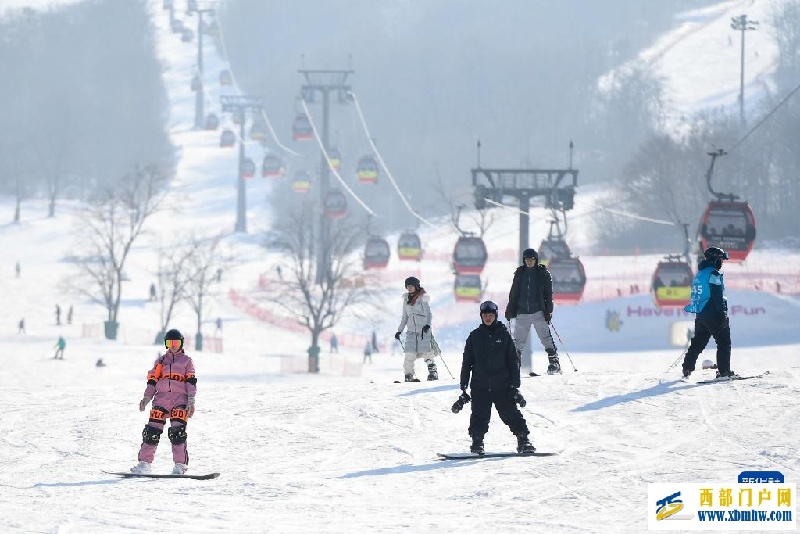 “80后”“90后”成中国户外运动核心消费群体(图3) “80后”“90后”成中国户外运动核心消费群体(图3)