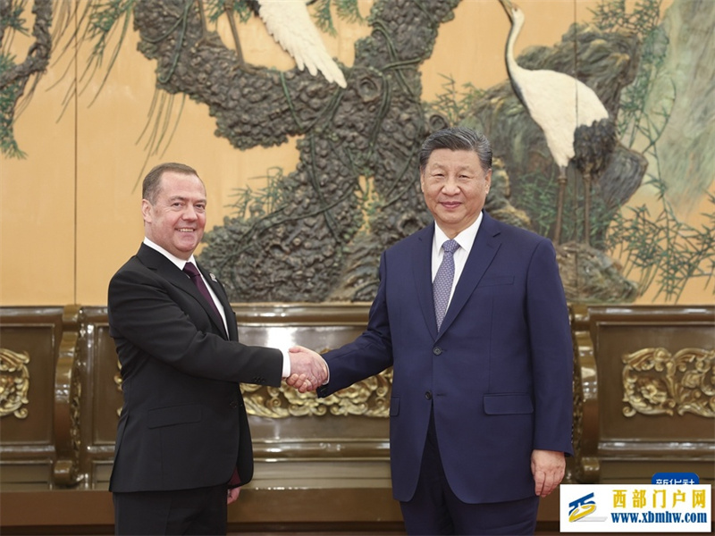 习近平会见俄罗斯统一俄罗斯党主席梅德韦杰夫(图1) 习近平会见俄罗斯统一俄罗斯党主席梅德韦杰夫(图1)