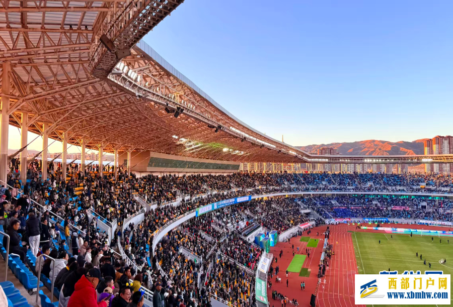 呼和浩特队获得2025年内蒙古“蒙超”联赛冠军(图1) 呼和浩特队获得2025年内蒙古“蒙超”联赛冠军(图1)