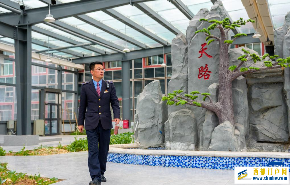 一名高原铁路人的“天路”守望(图3)